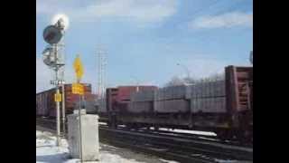 preview picture of video 'CN 5291 West at mile 17.4 Kingston subdivision (Woodland Avenue Beaconsfield, QC) - 2014-03-02'