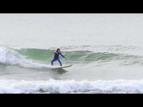 Fun waves and good surfing at Matunuck 