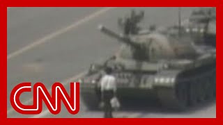 1989: Man vs. Chinese tank Tiananmen square