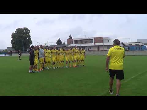 Radost fotbalistů Robstavu Přeštice po utkání Přeštice - Písek 7: 2.