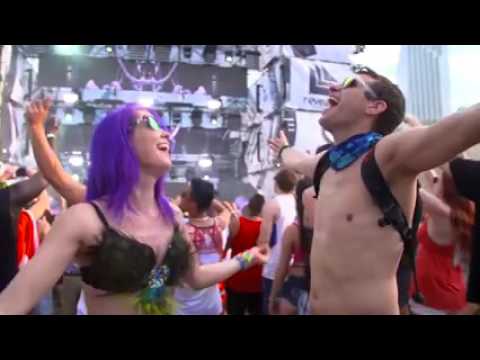 Paris Blohm Ft. blondfire - something about u (out now)