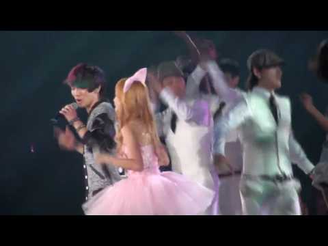 [Fancam] 091219 SNSD Concert Jessica feat. Key (SHINee) - Barbie Girl.mp4
