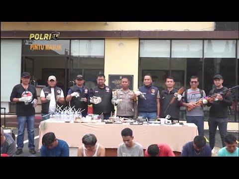 POLRES METRO JAKARTA UTARA GEREBEK KAMPUNG BAHARI