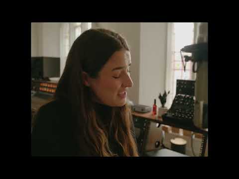 Mia Wray - Monster Brain (acoustic version)