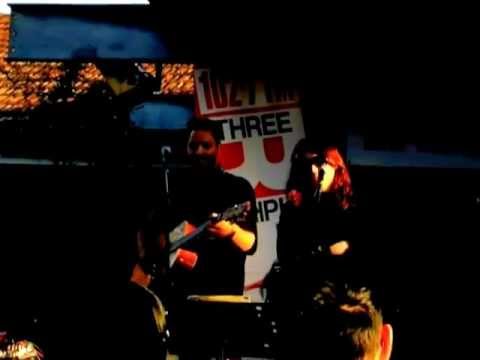 Triple R Breakfasters Jess & Ben sing 'The Ballad of Bong-On Yoko'