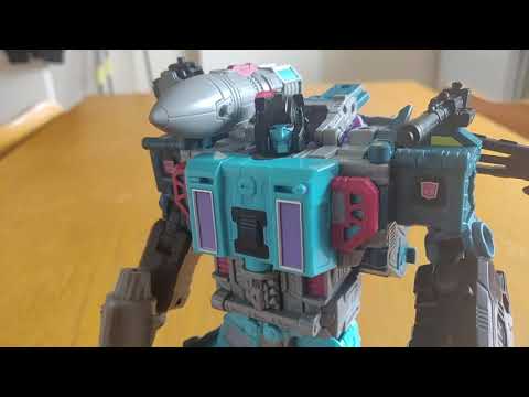 TRDQ: Transformers Earthrise - Doubledealer Review