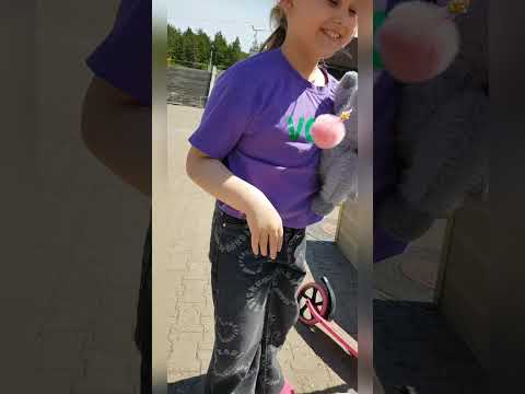 НЕОЖИДАННЫЙ ПОДАРОК МАЛЕНЬКОМУ ЧЕЛОВЕЧКУ #16 #shorts