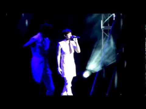 DBSK/HoMin - How Can I (믿기 싫은 이야기) [Fanmeet in Singapore] (111204) (Fancam)