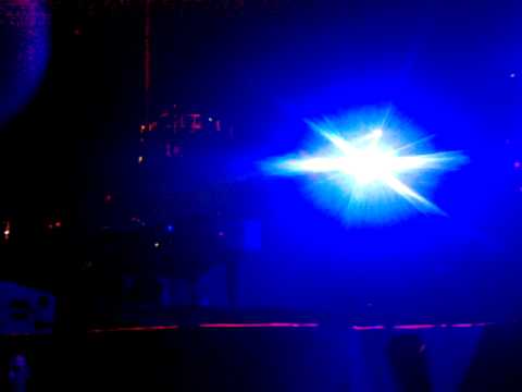 Guns N' Roses Another Brick in the Wall Praha 27.09.2010