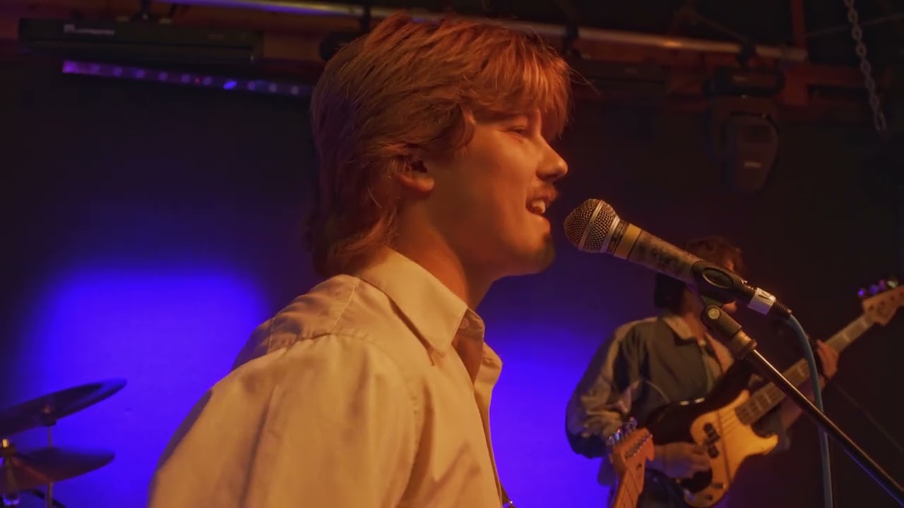Croondog — Live