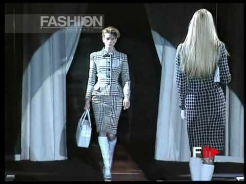 "Gianni Versace" Autumn Winter 1995 1996 Milan 1 of 5 pret a porter woman by Fashion Channel