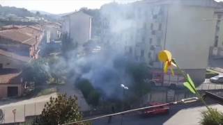 avellino-alla-ferrovia-incendio-lambisce-le-abitazioni-video