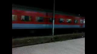 preview picture of video '22694 Bangalore Rajdhani Blasting at Gwalior Junction'