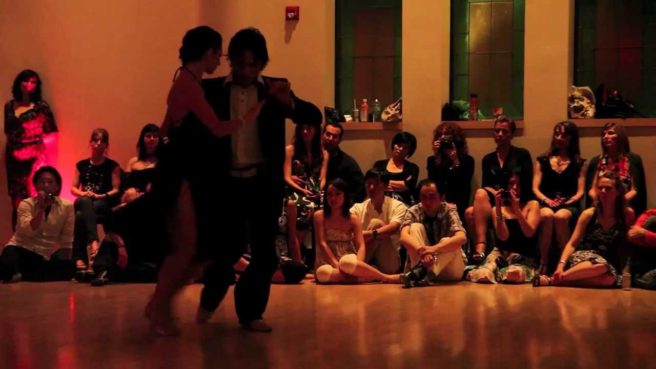 Gaston Torelli et Moira Castellano, "Caricias", (1de4).