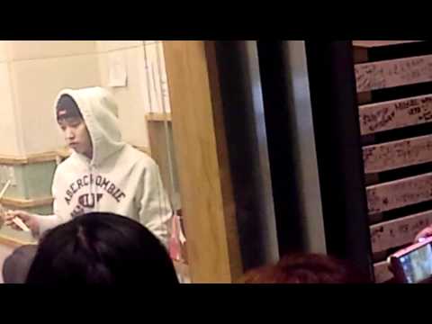 [fancam]120214 sukira Sungmin dancing and eating