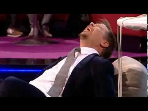 Breaking News med Filip & Fredrik | Filip Hammar "föder barn"