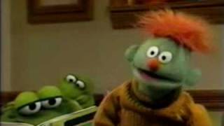 SeSaMe STReeT - "Take YR PeT 2 The VeT" ( P-FuNk STyLe SoNG! )