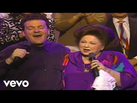 Bill & Gloria Gaither - The Old Gospel Ship [Live] ft. Vestal Goodman, Gaither Vocal Band