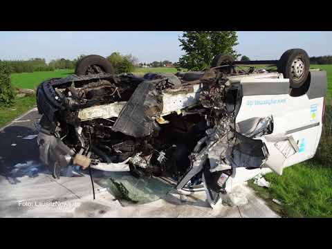 Briesnig: Baum fällt nach Crash - LAUSITZWELLE