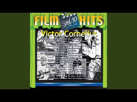 Her er vi med fuld musik