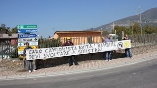 preview picture of video 'Sarno, protesta per traffico pesante davanti asilo'