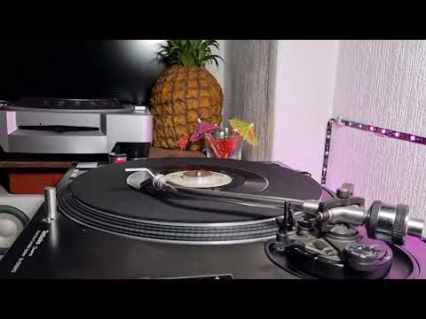 Dawn ft. Tony Orlando - Tie a Ribbon Round The Old Oak Tree - Bell Records - 1973 - 7" Record