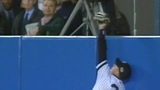2000 WS Gm2: Bellinger snags Zeile's fly at the wall