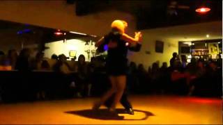 CESAR AGAZZI Y VIRGINIA UVA EN LA MILONGA 10 (Vals)