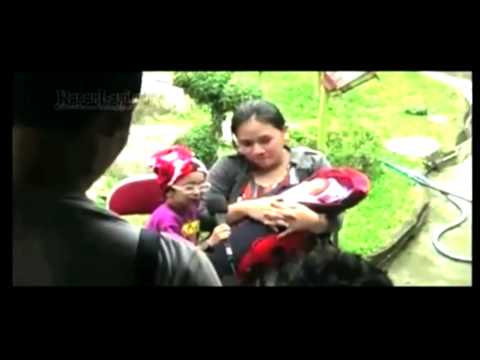 Kue Cinta Daus Mini Di hari Ulang Tahunnya?