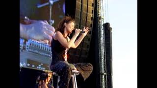 Shania Twain - It Only Hurts When I&#39;m Breathing - Live Hyde park 2003