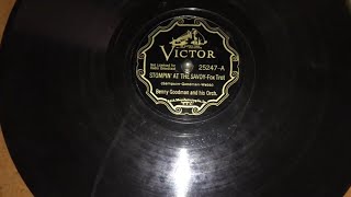 Stompin' at the Savoy - Benny Goodman