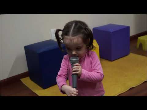 Rúbia Bidellati - 1º vídeo (1 ano e 8 meses)