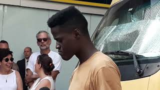 Download Lagu OLHA O JOVEM LEANDRO SILVA🎤NA AVENIDA PAULISTA EM SÃO PAULO.(26/03/2023). Thumbnail