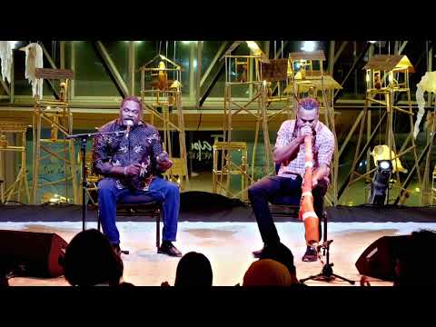 Ngulmiya - Dharrimana Goodbye Song - Singapore Esplanade Theatres on the Bay 23