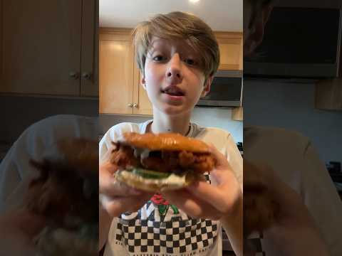 Crispy Chicken Sandwich!! #shorts #fyp #viral #recipe #food #cooking #chef #trending #diy #chicken