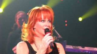 Reba McEntire &amp; Kelly Clarkson - Cathy&#39;s Clown (Live), Baltimore, MD