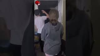 MOMENTO QUE UM ESPIRITO APARECE NA PORTA !!   #horror #assustador #sobrenatural #fantasma