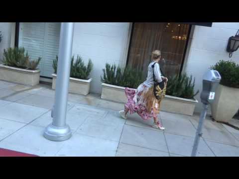 Elsa Pataky loves to workout - Subscribe to our Channel