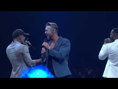 Trailer theatertour 'Story of Boybands' - Charly Luske