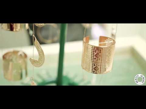 De la fabrication d'une manchette bijou en passant par la dorure.