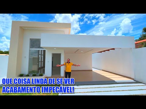 What an incredibly beautiful house with 3 bedrooms, one of which is a suite with a walk-in closet...