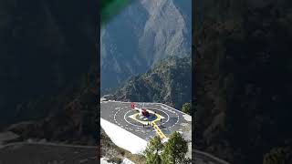 preview picture of video 'Helicopter landing on the mountain'