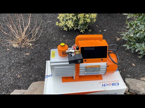 Elitech SVP-7 Vacuum Pump During Commissioning of Bosch IDS 2.0 2 ton Heat Pump System @Elitech