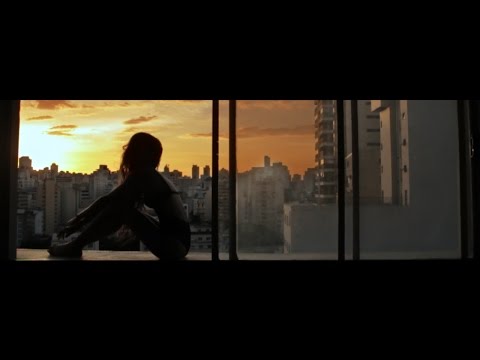 Solanno - Ela quer mais (Clipe Oficial)