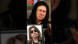 Download lagu Gene Simmons Breaks Down During Ace Frehley Tribute mp3