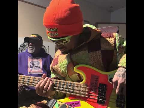 MonoNeon giving George Clinton sumn to play with… 