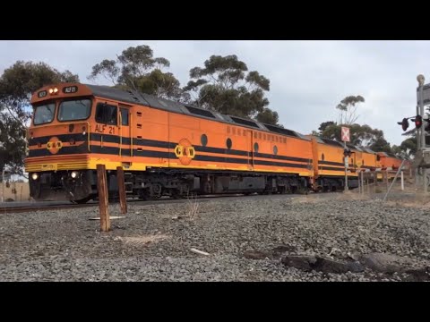 7AK1 rolls through moorabool