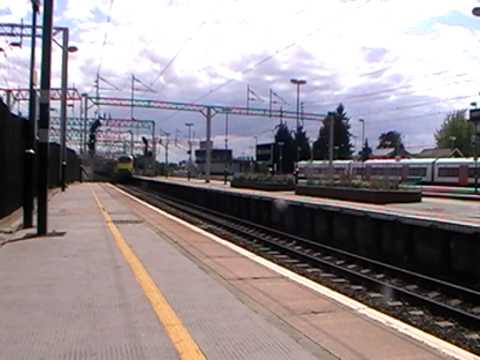 90045 Passes Watford Junction
