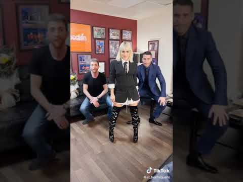 Lali con Miguel Angel Silvestre y Pablo motos bailando en El Hormiguero