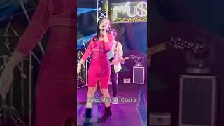 Download lagu Awas Jatuh Cinta - Yeni Inka // subscribe now 😍 #yeniinka #sembadamusic  #visualizer #music #koplo mp3